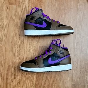 Jordan 1 Purple Mocha Size 5.5y/7w